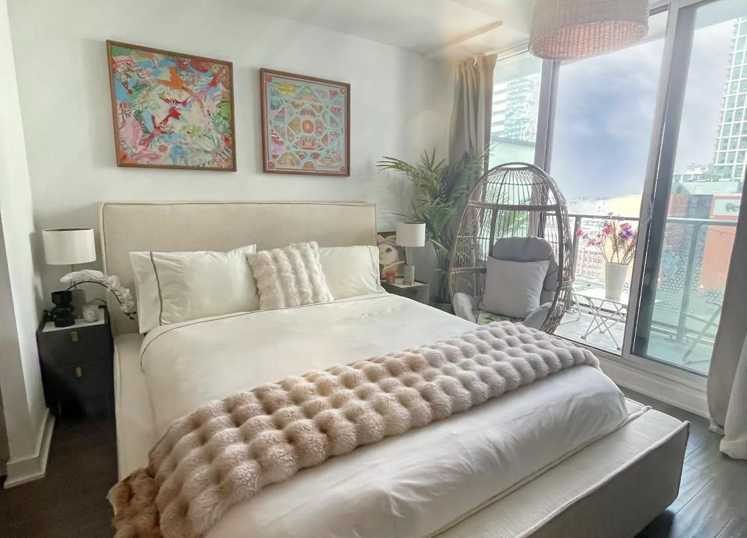 Apartment King Suites In Downtown Toronto Near Cn Tower Rogers Centre B Canada
